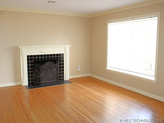 2nd image of 908 S Vandalia Ave
