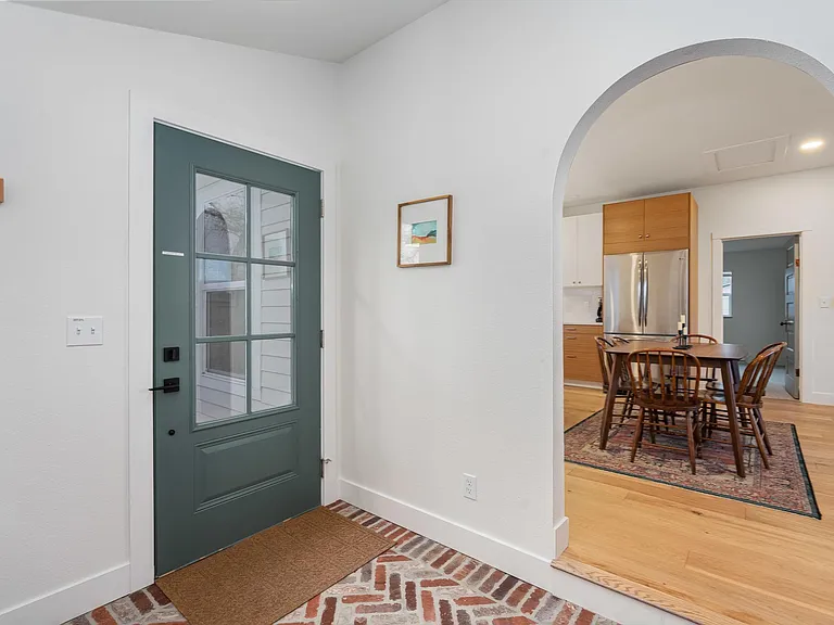 2417 N Overland Trl — Photo 7