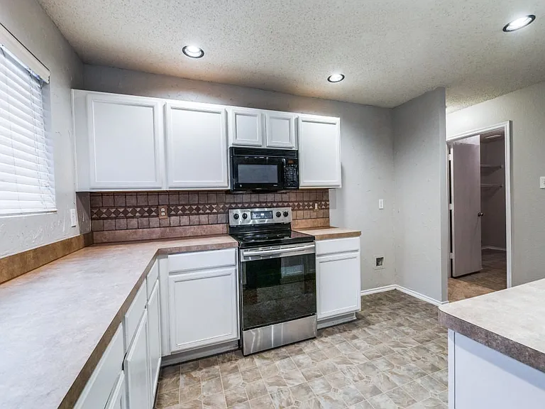 632 Condor Trl — Photo 5