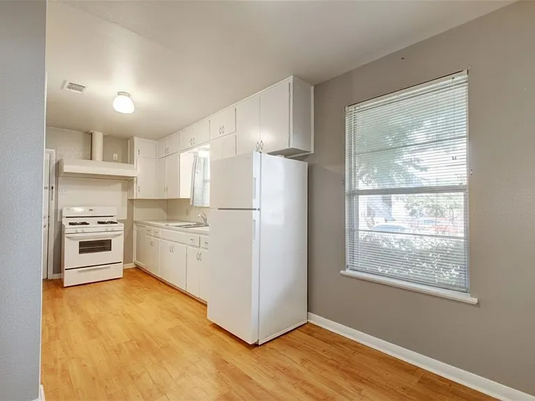 507 Bellevue Pl #A — Photo 12