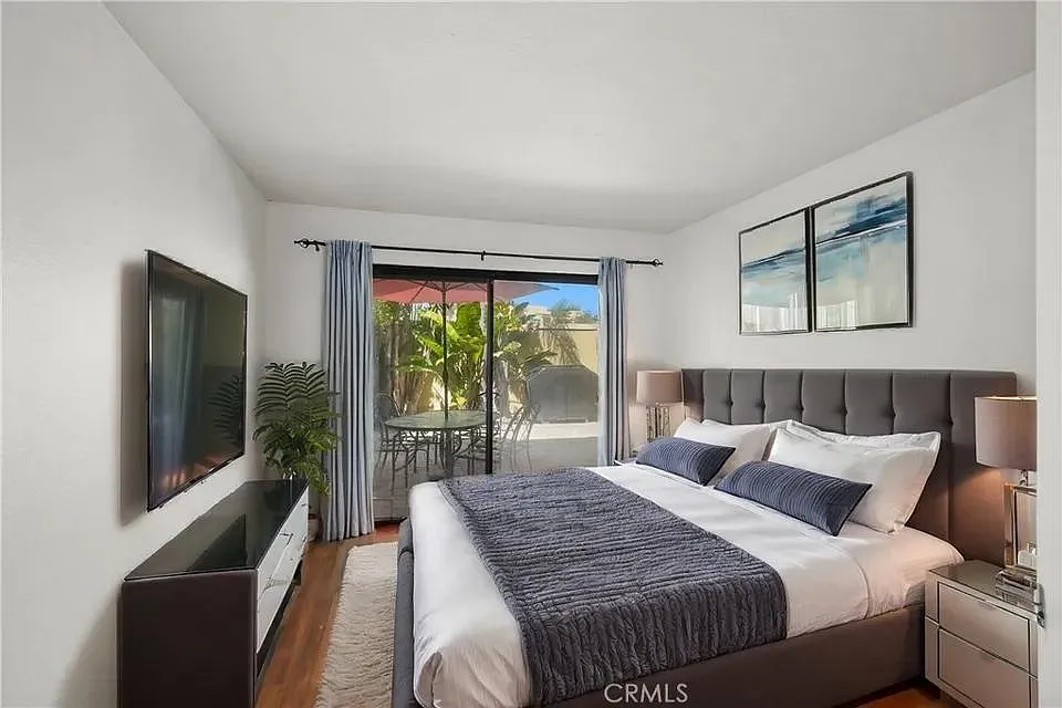 Building Photo - 25712 Le Parc #21