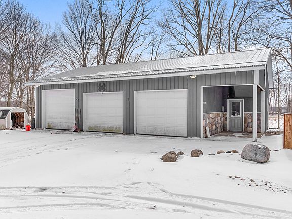 4th image of 8100 22 1/2 Mile Rd