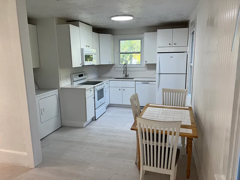 5 Estey St #3 — Photo 2