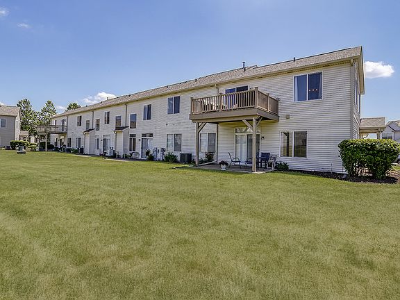 3rd image of 1632 Fieldstone Dr S