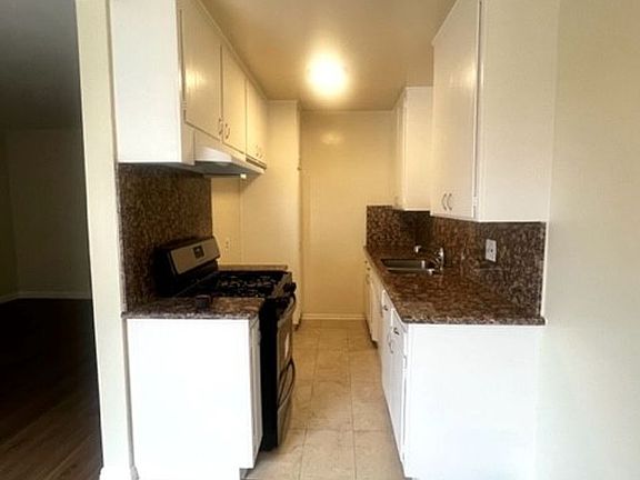 4th image of 623 Balboa Ave APT J