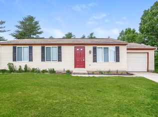 11325 E Dunshire Dr, Indianapolis, IN