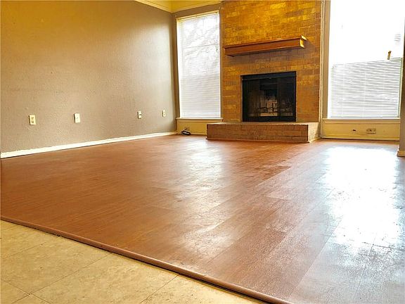 2nd image of 2320 Summer Place Dr