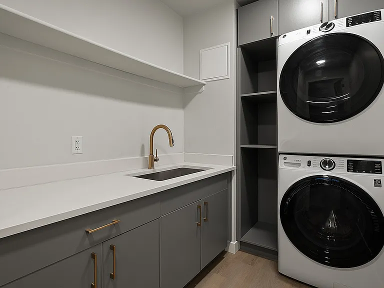Dione | Laundry Room