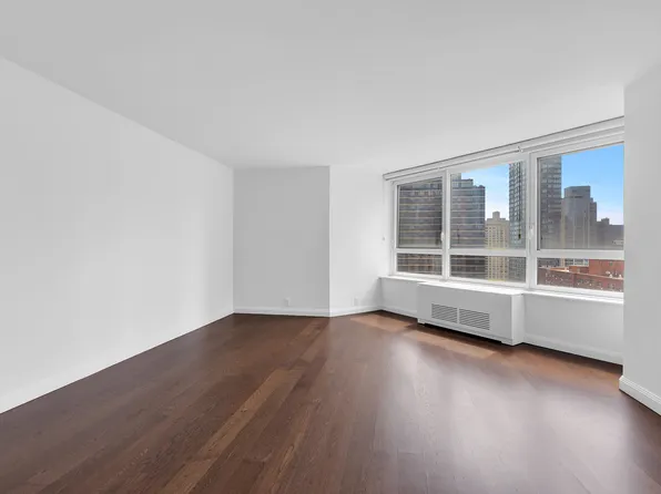 200 E 94th St, New York, NY