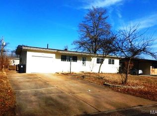 1435 Aspen Dr, Florissant, MO 63031