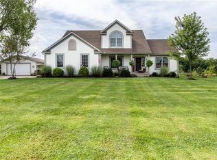 9777 Bainbridge Rd, Chagrin Falls, OH 44023
