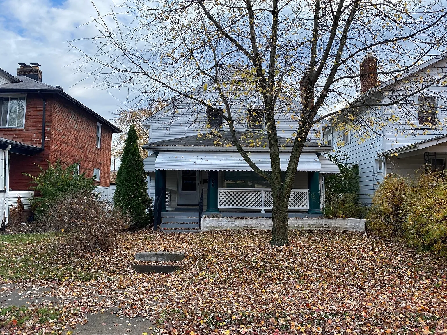 592 Hilltonia Ave photo 1
