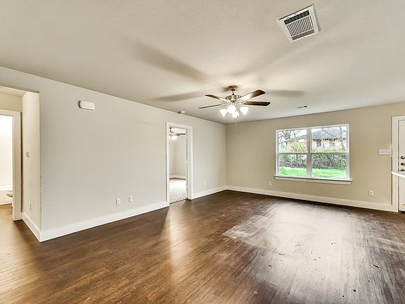 3rd image of 2634 Stephenson St