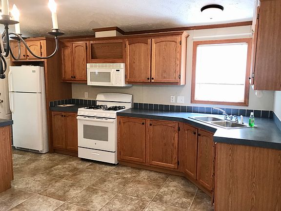 5th image of 212 Dutch Elm Dr