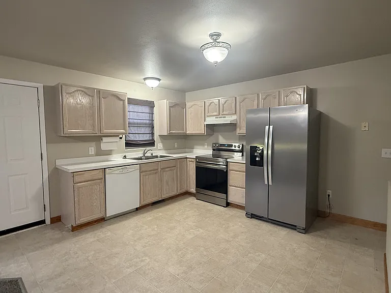 3390 Canyon Dr #D11 — Photo 6