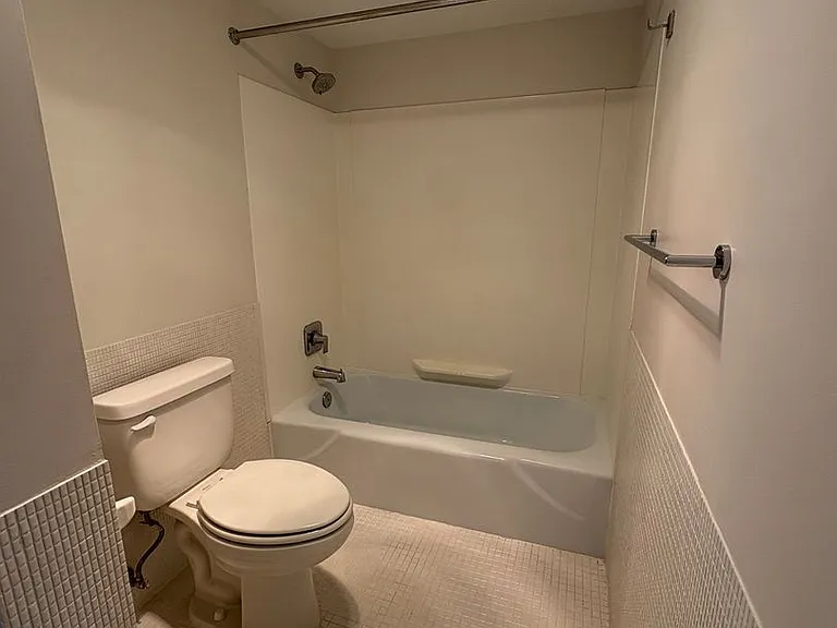 Sky Park Apartments — Photo 20