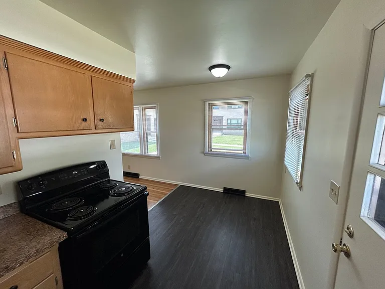 N89W15631 Cleveland Ave — Photo 10