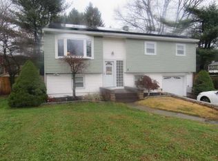 104 Deer Ln, Hopewell Junction, NY 12533