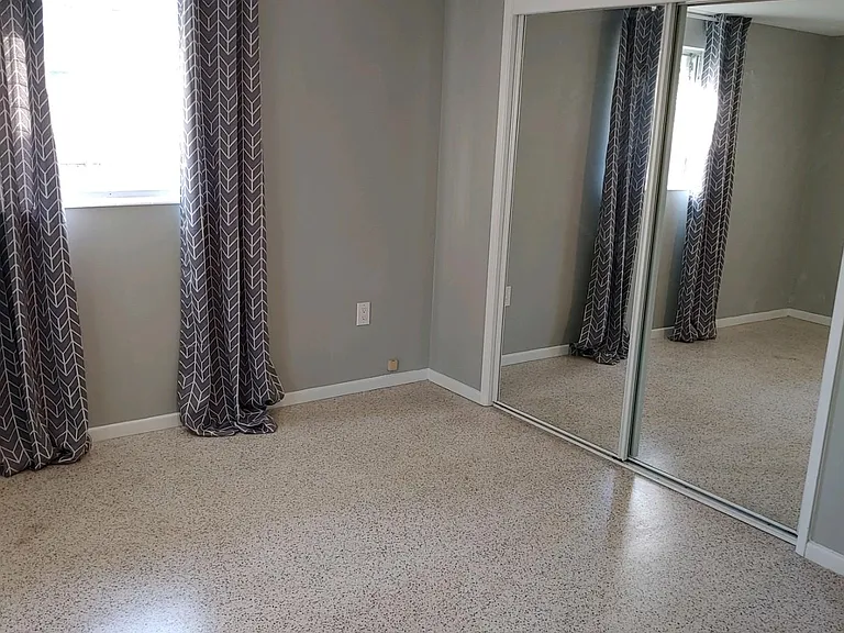 2308 La Salle St — Photo 18
