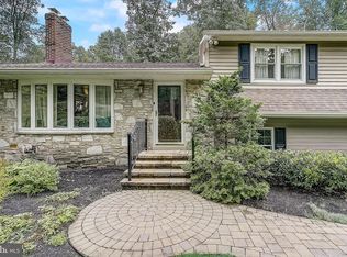 2315 Willow Brook Dr, Huntingdon Valley, PA 19006