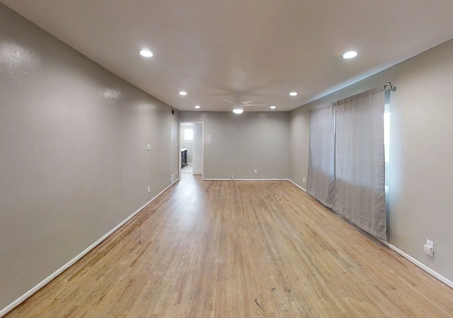 5BD/3BA, Great Yard!! — Photo 4