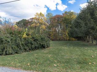 8 Beadart Pl, Hyde Park, NY 12538