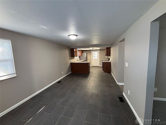 5th image of 6435 Highbury Rd