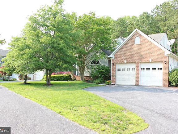 3rd image of 5 Ashley Park Dr