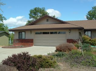 1057 Mesman Dr, Grants Pass, OR 97527