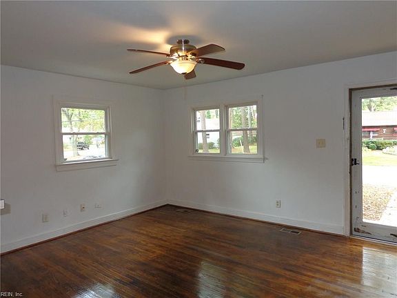 5th image of 1325 Boxwood Cir
