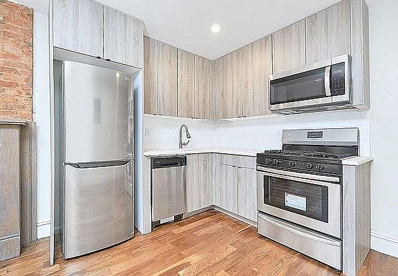 4th image of 838 Hancock St #1