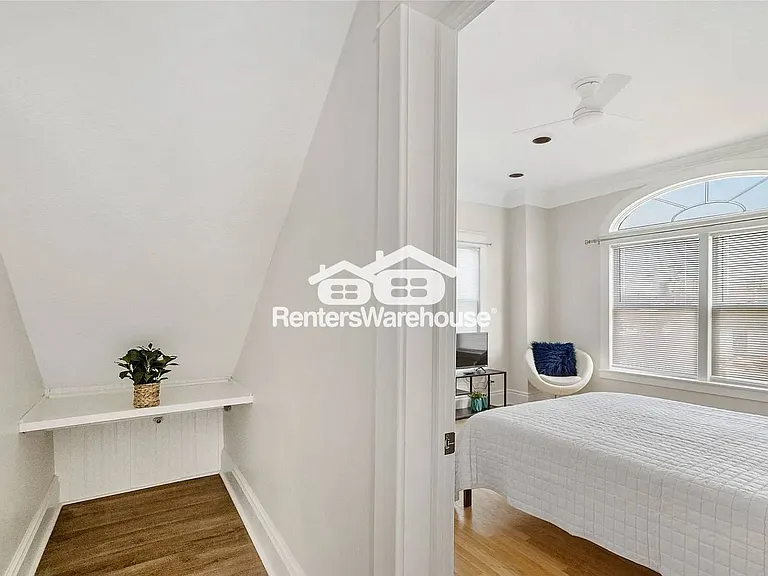 544 36th St #1 — Photo 8