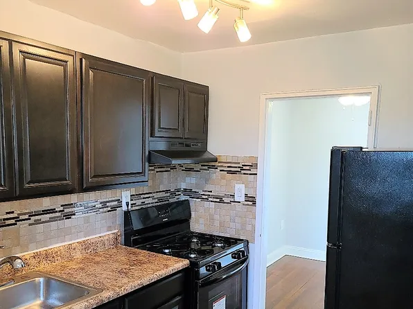 Spacious 2br, Rent Special!!, 4219 1st St SE #302, Washington, DC 20032