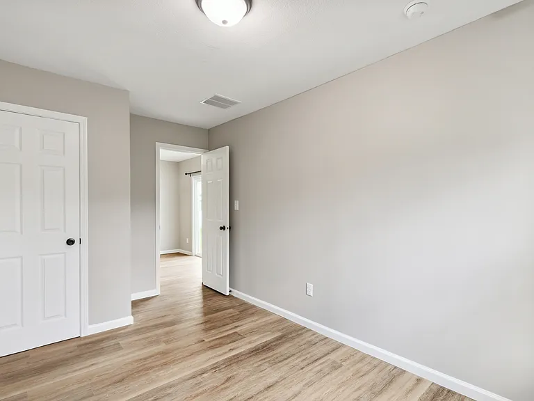 714 Bethume Ct — Photo 18