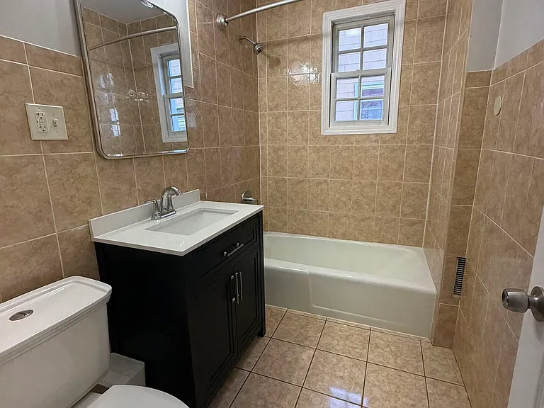 709 Capitol Ave #2 — Photo 6