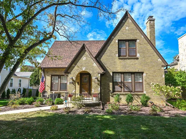 4831 North Bartlett AVENUE, Whitefish Bay, WI 53217