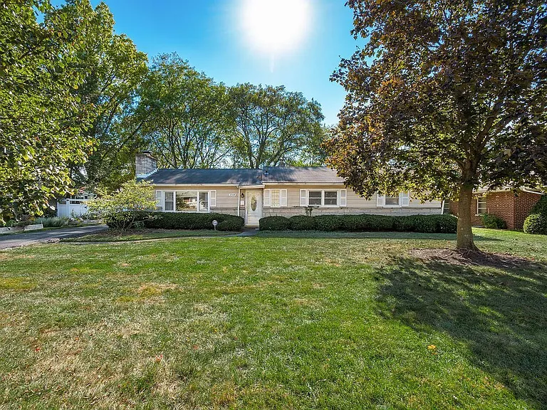2349 Beverly Pl — Photo 13