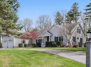 2 Louis Dr, Brookline, NH 03033