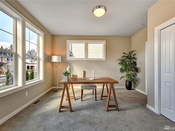 5th image of 3914 177th Pl SW