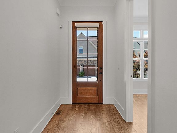4th image of 1095 Meroney St