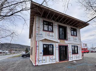 369 Victoria St, Edmundston, NB E3V2K1