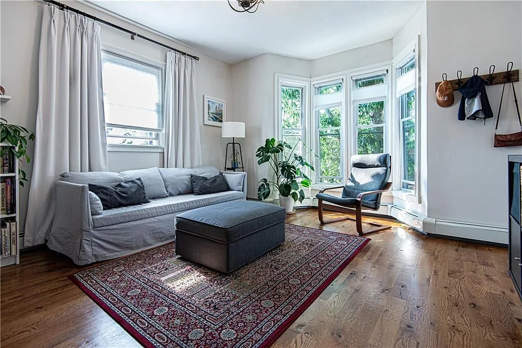 2 bed, 1.0 bath, 900 sqft, $2,000 — Photo 1