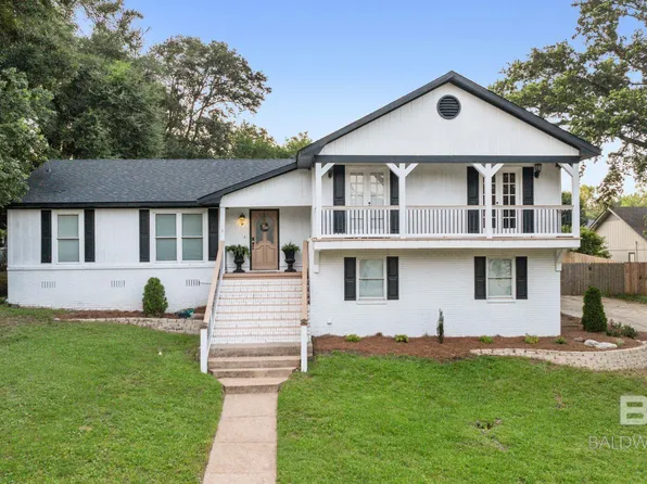6058 Highland Woods Dr N, Mobile, AL 36608