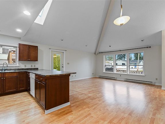 5th image of 1126 18th St
