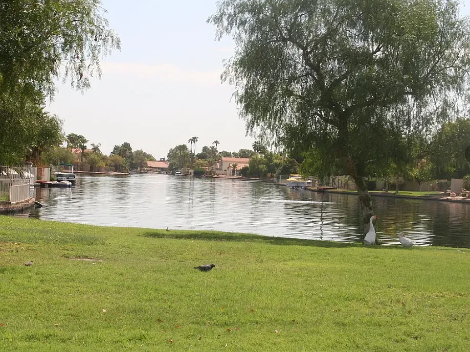 3 bed, 1842 sqft, $2,600 — Photo 3