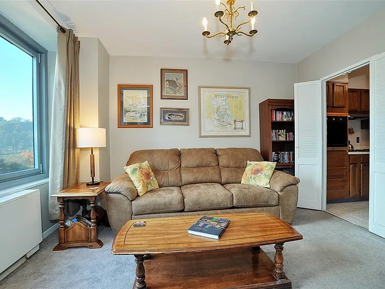 320 Fort Duquesne Blvd #8M — Photo 6