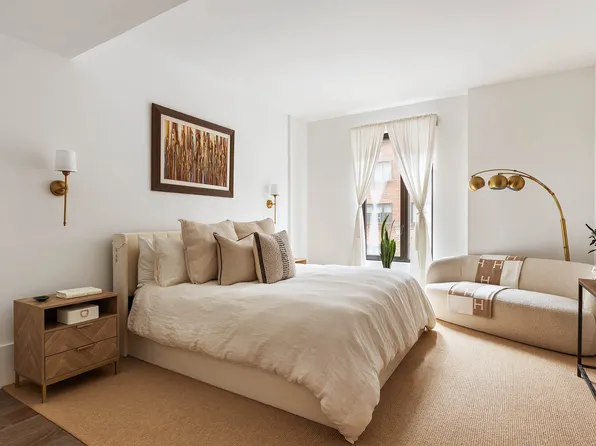 429 Kent Avenue image 7 of 10