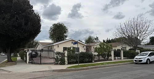 23434 Sylvan St Photo 1