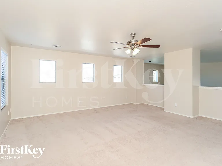 239 E Saddle Way — Photo 4