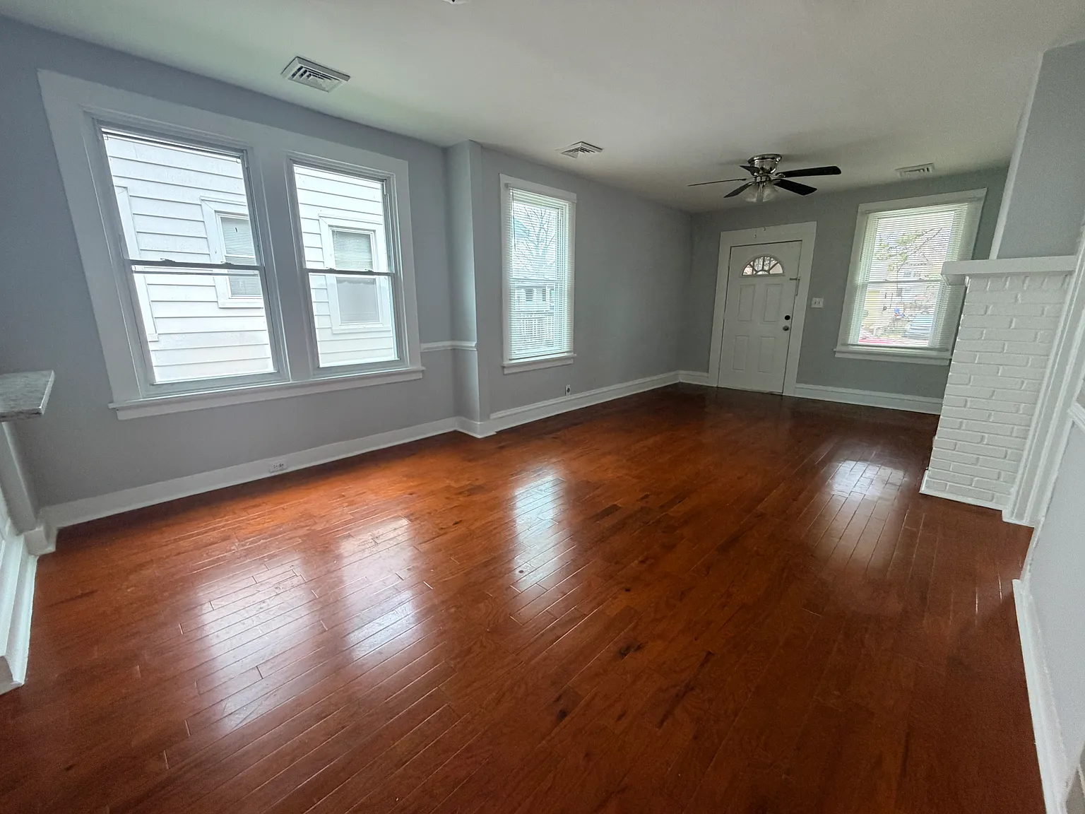 3303 Detroit Ave — Photo 1